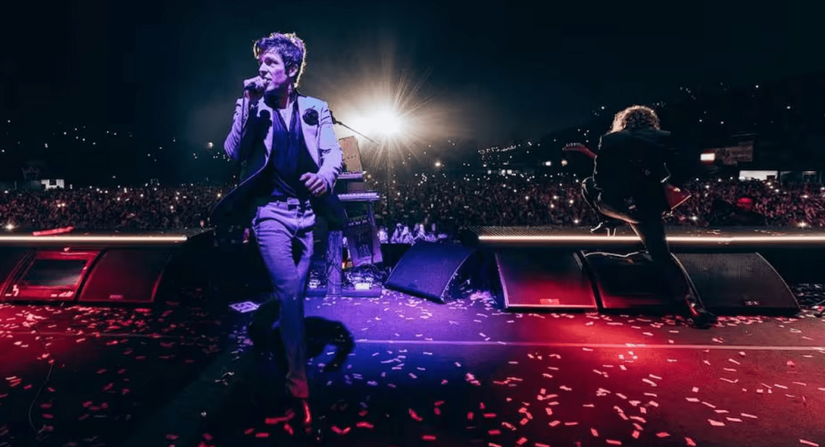 Brandon Flowers, voz de The Killers, durante su show en Lima el 23 de marzo del 2026. / The Killers