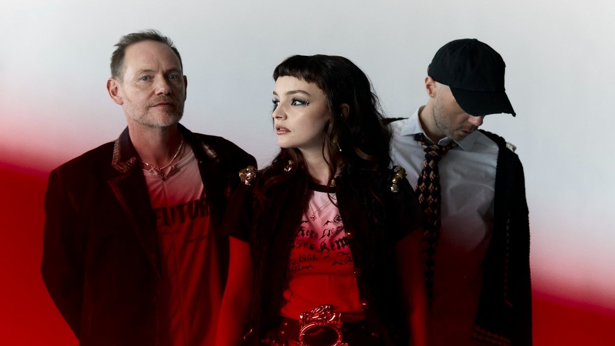 CHVRCHES vuelven con 'Roses', oscura y política