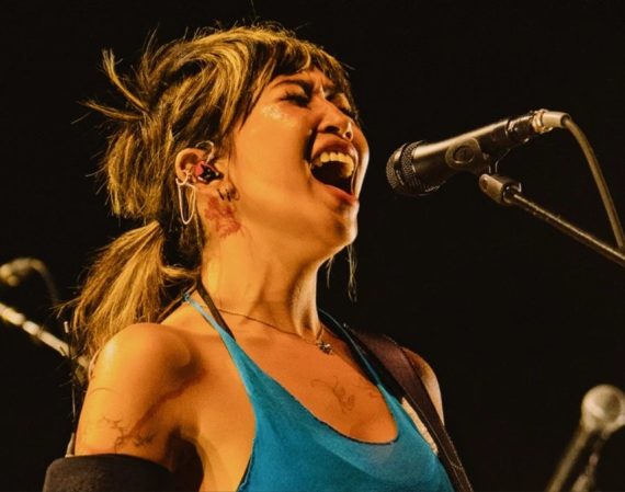 Beabadoobee desata su furia rock en 'Pylon'