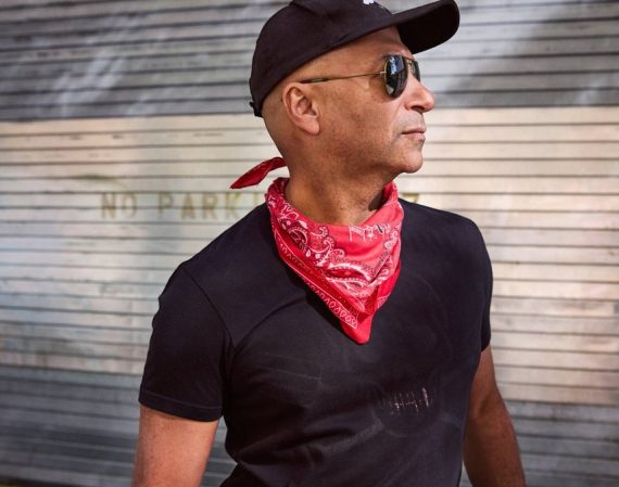 Tom Morello suma leyendas a Power To The People