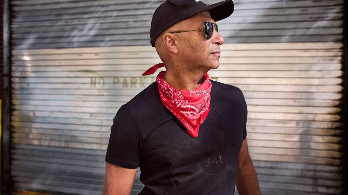 Tom Morello suma leyendas a Power To The People