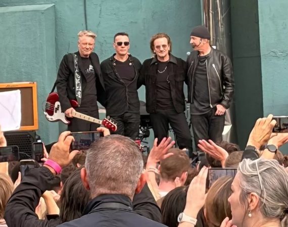 U2 celebra 50 años con concierto secreto en su colegio