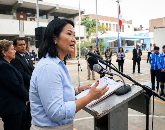 Fujimori presenta nuevos lineamientos educativos