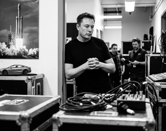 Fusión Tesla SpaceX: Musk confirma comités y habla de 'campo minado'