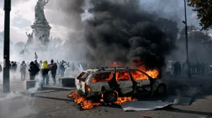 Francia en llamas: 1200 detenidos y 270 comercios saqueados