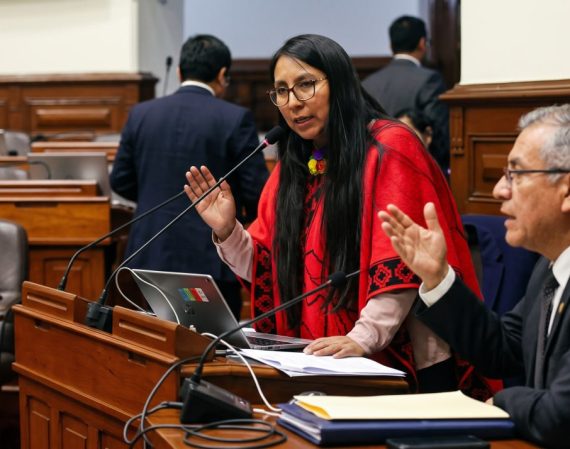 Ruth Luque: "Astudillo no debió interrumpirme"