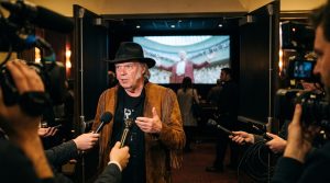 Neil Young elogia ‘Digger’ como la mejor película