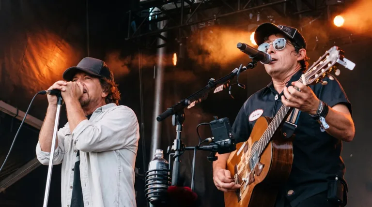 Eddie Vedder y Stephen Wilson Jr. reviven Hunger Strike de Temple Of The Dog