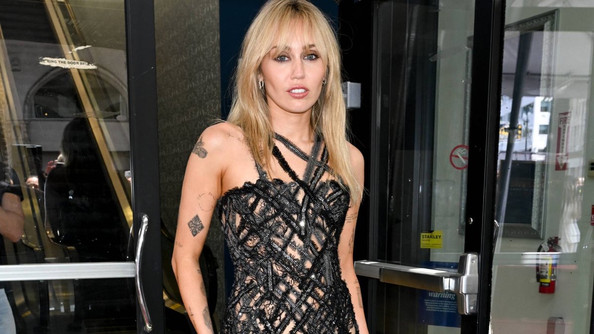 Miley Cyrus logra el mayor desplome histórico