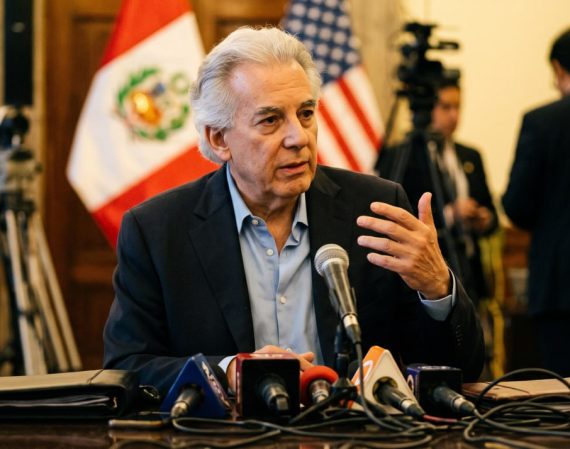 Álvaro Vargas Llosa es nombrado embajador del Perú en Estados Unidos
