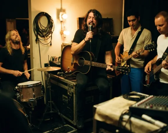 Foo Fighters lanza cover de 'Baker Street' y confirma concierto en Lima