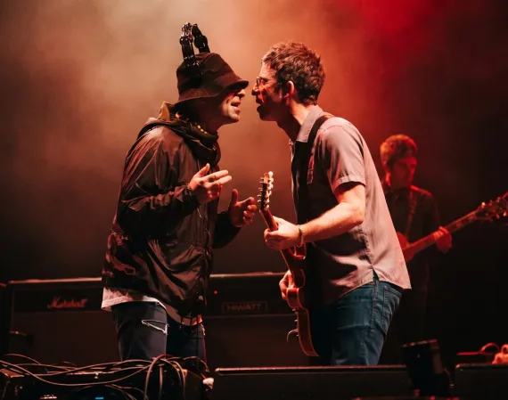 Oasis: documental 'Don't Look Back in Anger' llega a Disney+ y revive el reencuentro