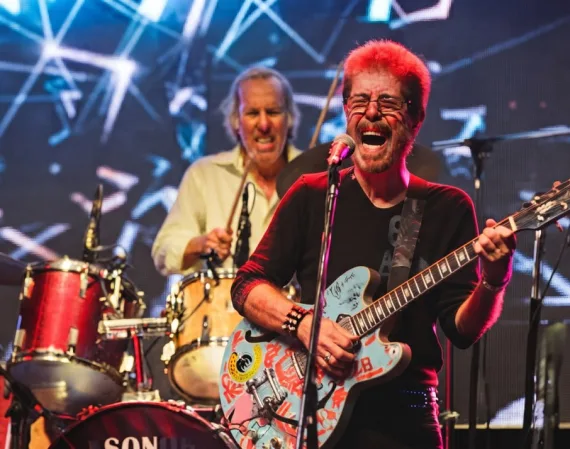 Erwin Flores, voz de Los Saicos: entrevista revela su paso por la NASA y reencuentro con la banda