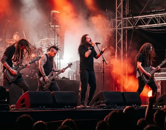Korn regresa al Reino Unido con setlist de 18 canciones y rarezas