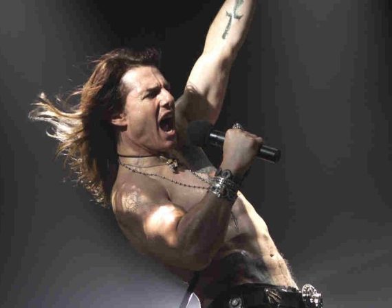 Tom Cruise y su fracaso en el rock